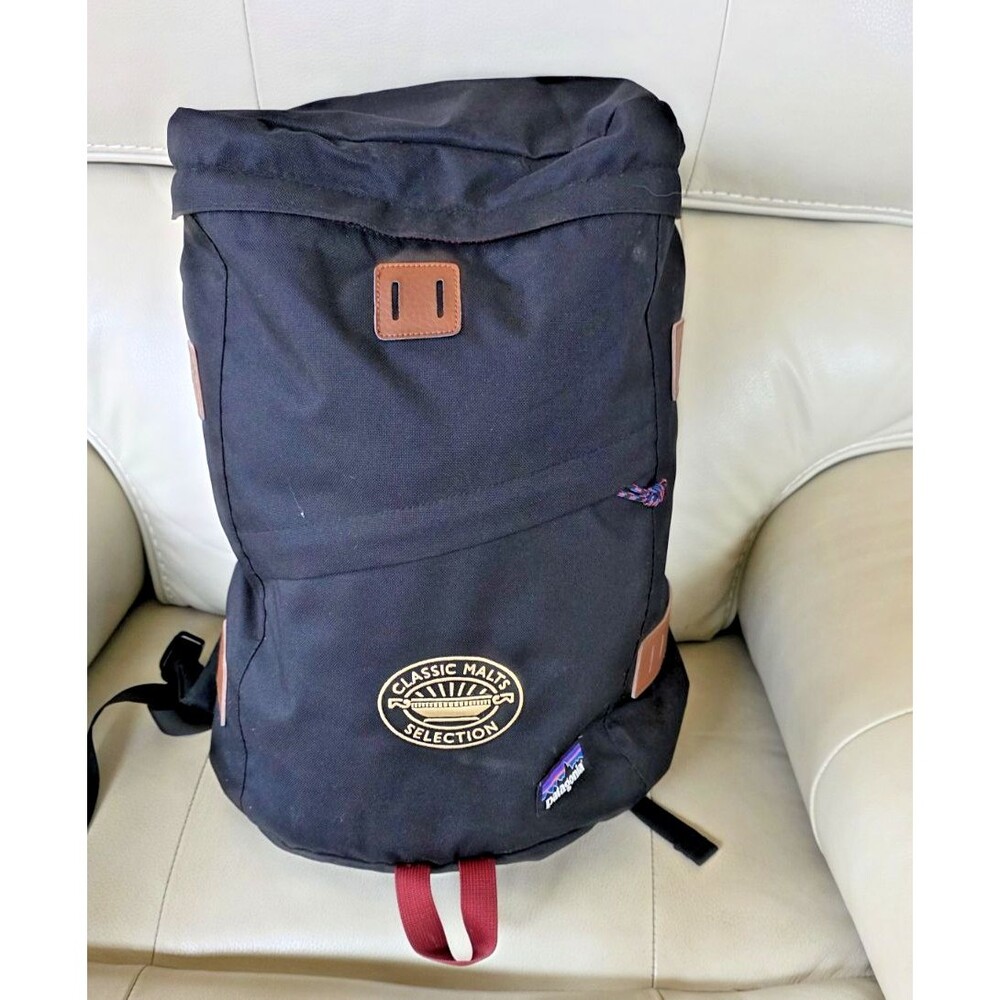 Patagonia TOROMIRO Backpack 22L Black Rucksack w Embroidered Logo.